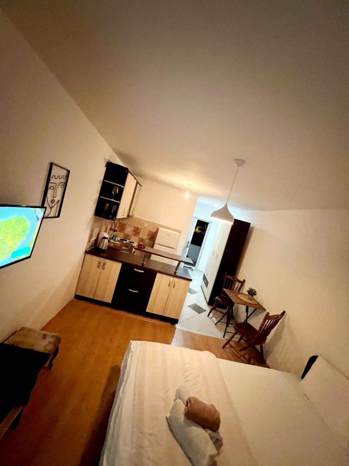Sany Apartment *