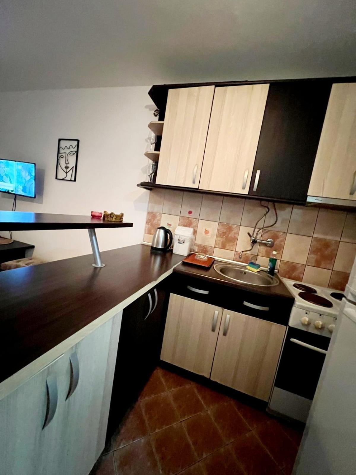 Sany Apartment *